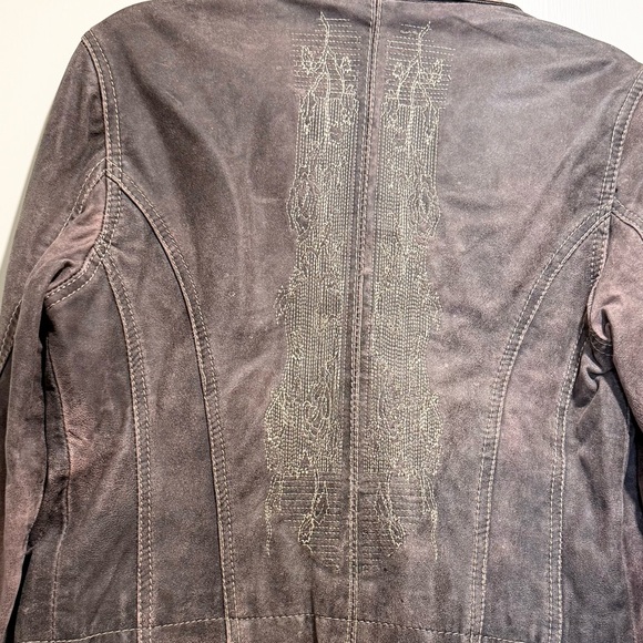 Ibisco Distressed Leather Embroidered Jacket | Cropped Blazer | Boho Chic - Picture 15 of 16